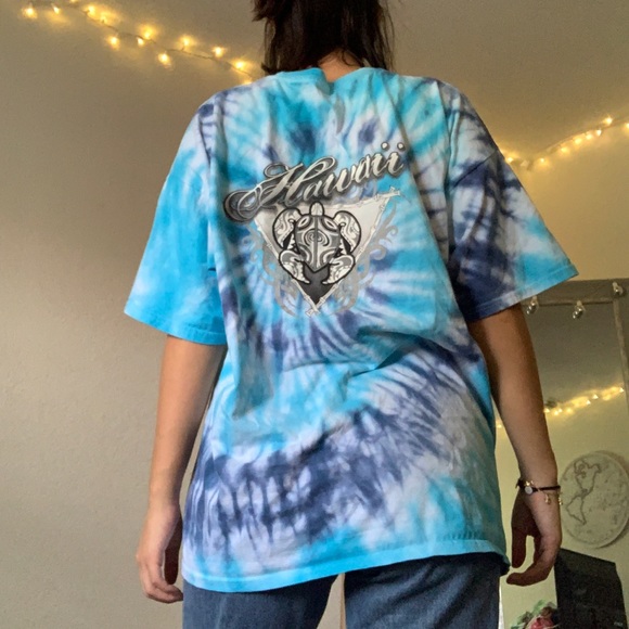 Hawaiian tribal turtle custom tie dye T-shirt - Picture 2 of 4